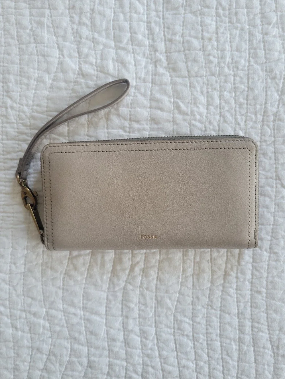 NWT Fossil Women's Logan RFID Zip-Around Wristlet Wallet in Stone - Picture 3 of 9